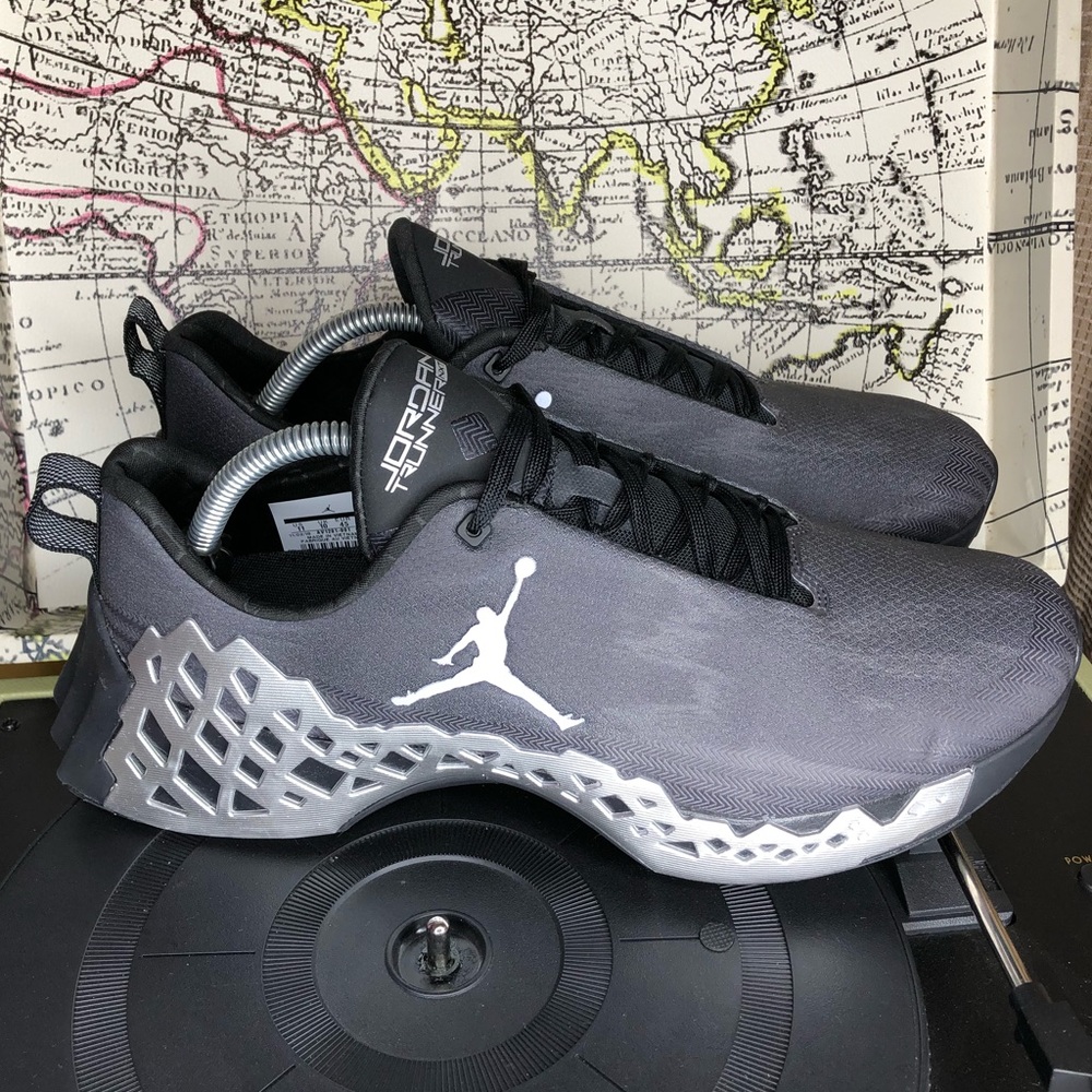 JORDAN TRUNNER NXT REACT SIZE 11 - Picture 2 of 6
